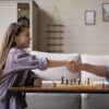 Clases de ajedrez que sorprenden a los padres